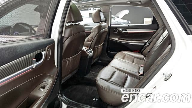 Hyundai Grandeur IG 3.0 LPi Exclusive (арендный автомобиль), 2018 10