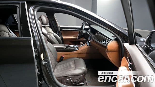 Genesis G90 Premium Luxury, 2019 10