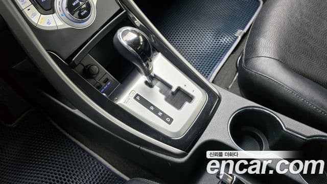 Hyundai Avante MD Premier, 2012 9