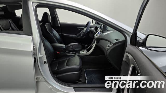 Hyundai Avante MD Premier, 2012 10