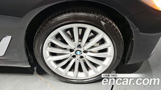 BMW 5시리즈 (G30) Luxury, 2023 все фото