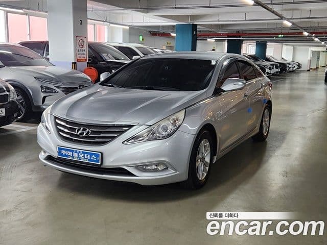 Hyundai YF Sonata Prime, 2012 1