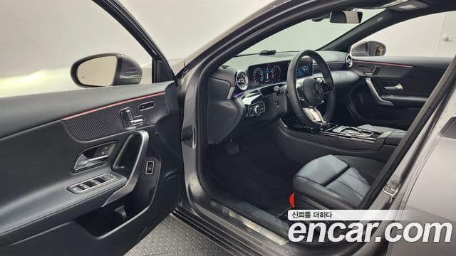 Mercedes-Benz A-класс W177 A220 седан, 2025 10