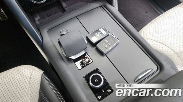 Land Rover Discovery 5 P360 R-Dynamic SE, 2022 9