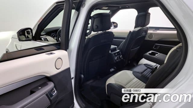 Land Rover Discovery 5 P360 R-Dynamic SE, 2022 11