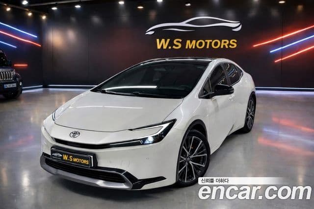 Toyota 프리우스 5세대 2.0 XLE, 2024 1
