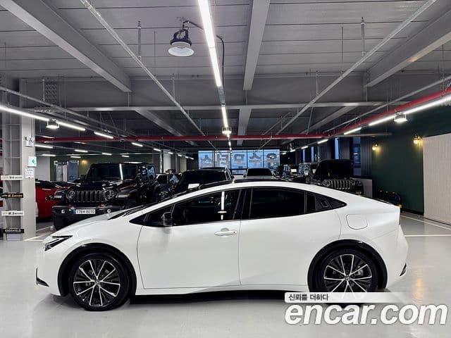 Toyota 프리우스 5세대 2.0 XLE, 2024 4