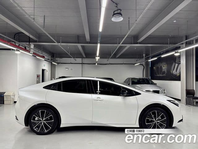 Toyota 프리우스 5세대 2.0 XLE, 2024 все фото