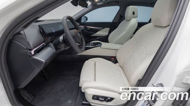 BMW 5시리즈 (G60), 2025 12