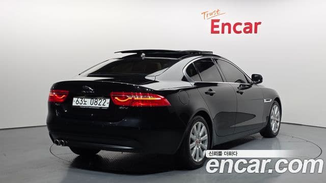 Jaguar XE Prestige, 2016 2
