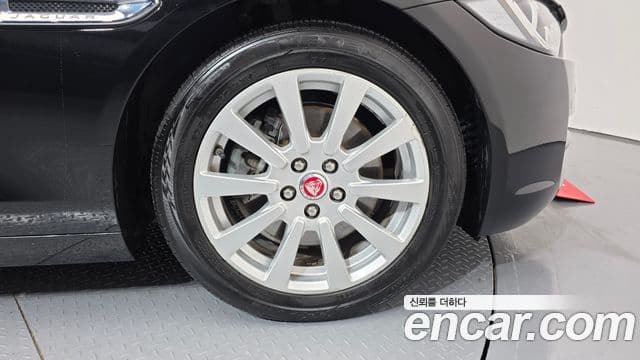 Jaguar XE Prestige, 2016 все фото