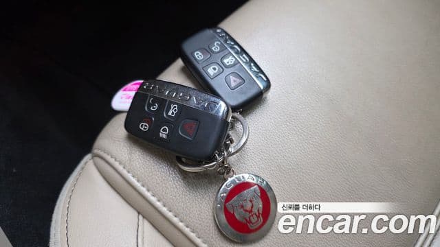 Jaguar XE Prestige, 2016 19