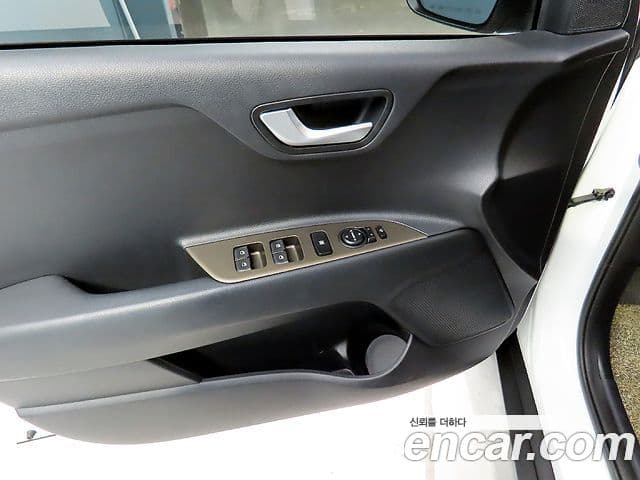 Kia Stonic Trendy, 2019 14