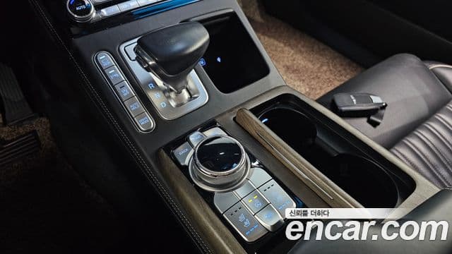 Genesis G90 Premium Luxury, 2019 9