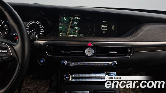 Genesis G90 Premium Luxury, 2019 14