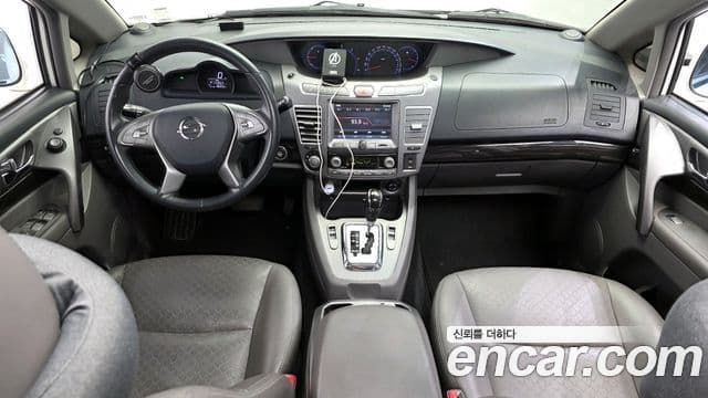 KG모빌리티(SsangYong) Korando 투리스모 4WD TX 9인승, 2016 7