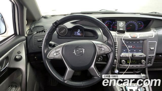 KG모빌리티(SsangYong) Korando 투리스모 4WD TX 9인승, 2016 14