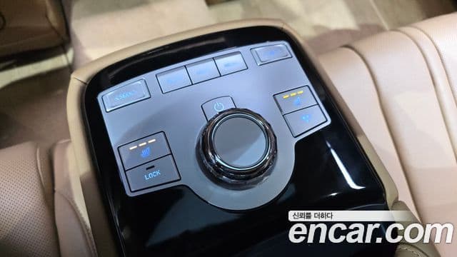 Genesis G80 (RG3) бензин 2.5 турбо AWD, 2025 19