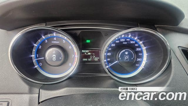 Hyundai YF Sonata Luxury, 2012 8