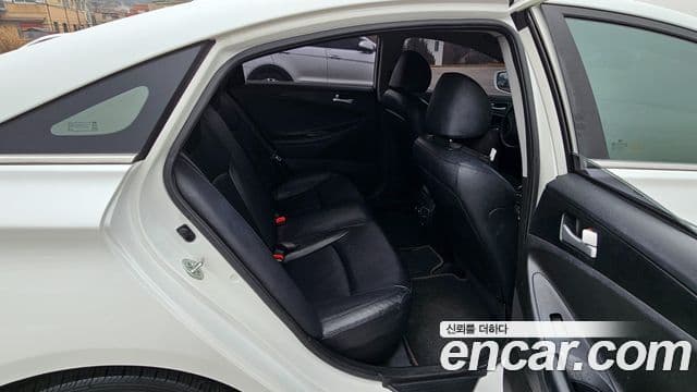 Hyundai YF Sonata Luxury, 2012 11