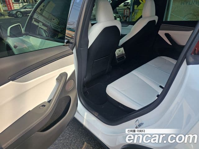 Tesla модель Y, 2026 13