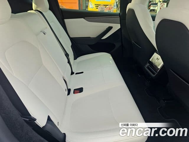 Tesla модель Y, 2026 15