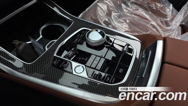 BMW X7 (G07) xDrive 40i M Sport 6인승, 2026 9