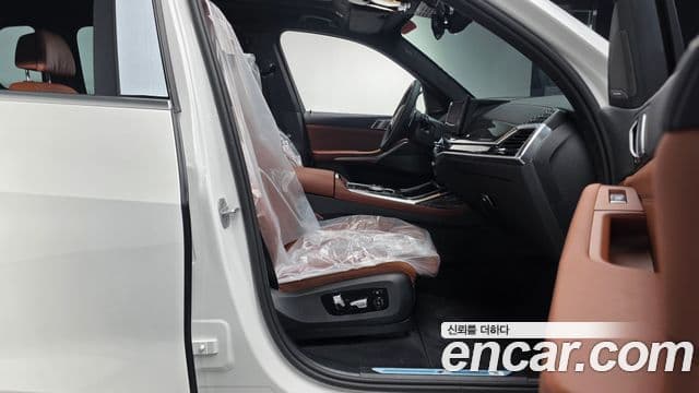 BMW X7 (G07) xDrive 40i M Sport 6인승, 2026 10