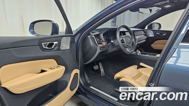 Volvo XC60 2세대 T8 Inscription, 2022 10