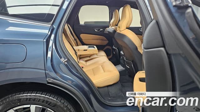 Volvo XC60 2세대 T8 Inscription, 2022 12