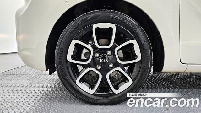 Kia The / новый New Ray Signature, 2021 все фото