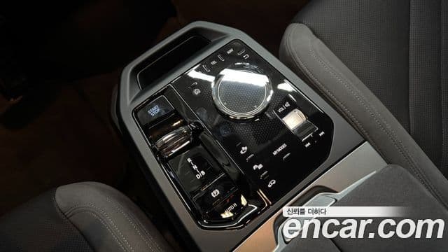 BMW iX xDrive45 M Sport, 2026 10