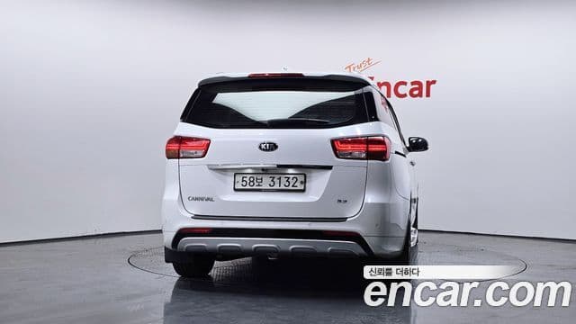 Kia All New Carnival Noblesse, 2018 4