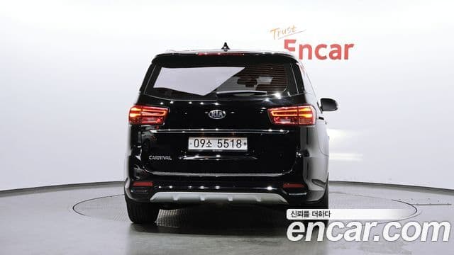 Kia The / новый New Carnival Noblesse, 2019 4
