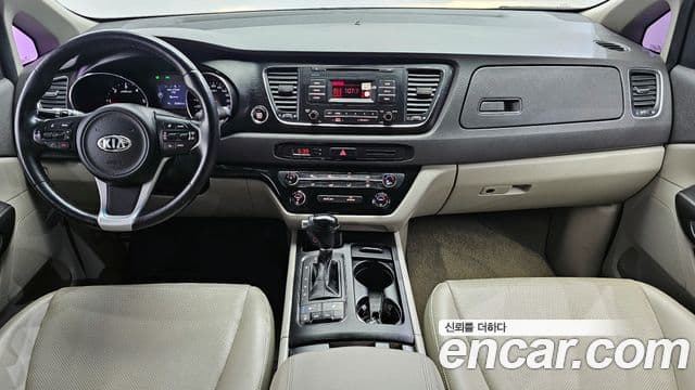 Kia All New Carnival Luxury, 2016 7