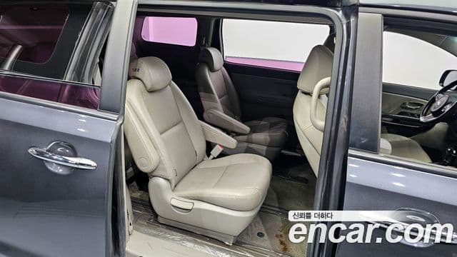 Kia All New Carnival Luxury, 2016 12