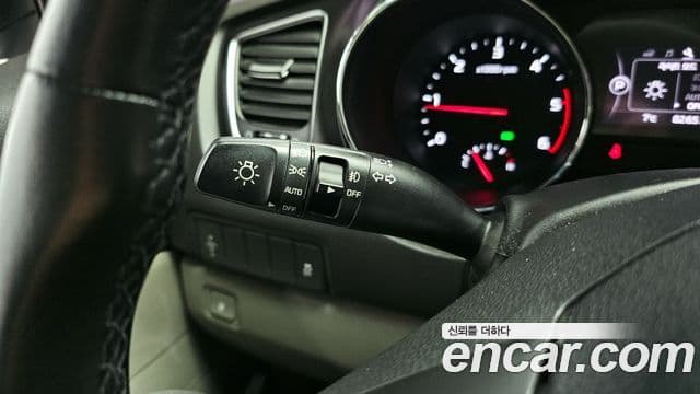 Kia All New Carnival Luxury, 2016 17