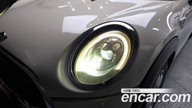 Mini Cooper D 3세대, 2017 19