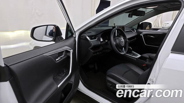 Toyota RAV4 5세대 2.5 4WD гибрид LTD, 2024 10