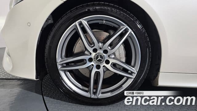 Mercedes-Benz E-класс W213 E220d кабриолет, 2020 все фото