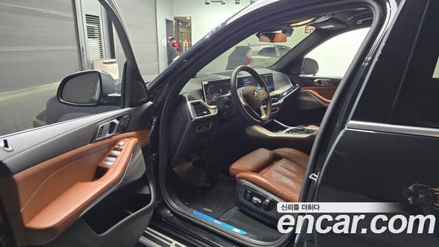 BMW X7 (G07) xDrive 40i Design Pure Excellence 6인승, 2025 10