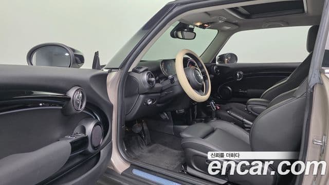 Mini Cooper 3세대, 2022 12