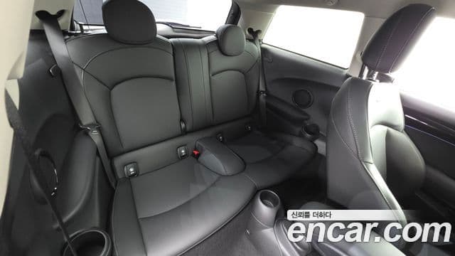 Mini Cooper 3세대, 2022 19