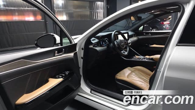 Kia K5 гибрид 3세대 Signature, 2023 10