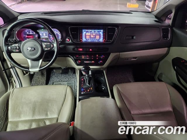 Kia All New Carnival Luxury, 2016 7