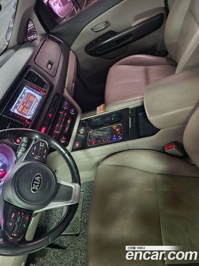 Kia All New Carnival Luxury, 2016 12