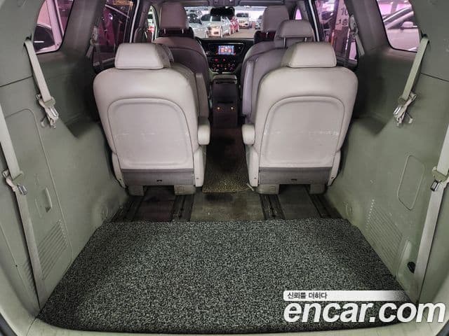 Kia All New Carnival Luxury, 2016 15