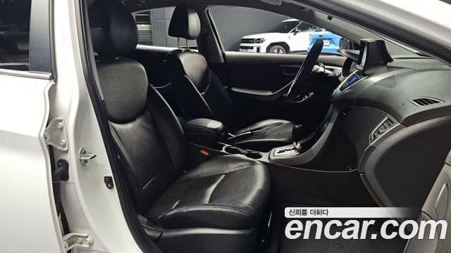 Hyundai Avante MD Luxury, 2012 10