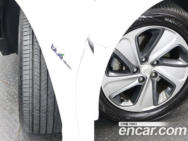 Hyundai LF Sonata гибрид Premium, 2016 все фото