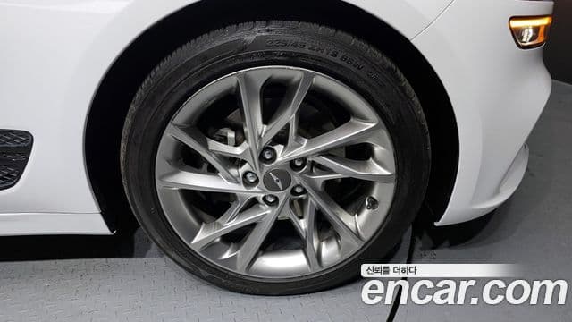 Genesis The / новый New G70, 2021 все фото